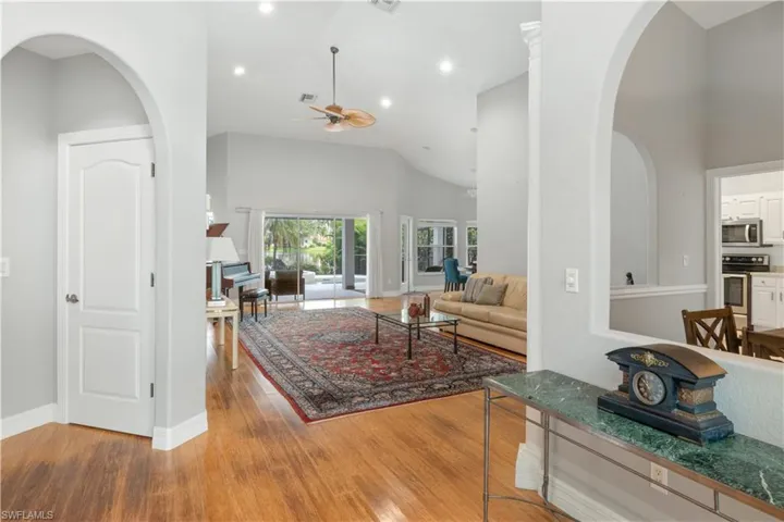 6928  Mauna Loa  LN, Naples, FL 34113