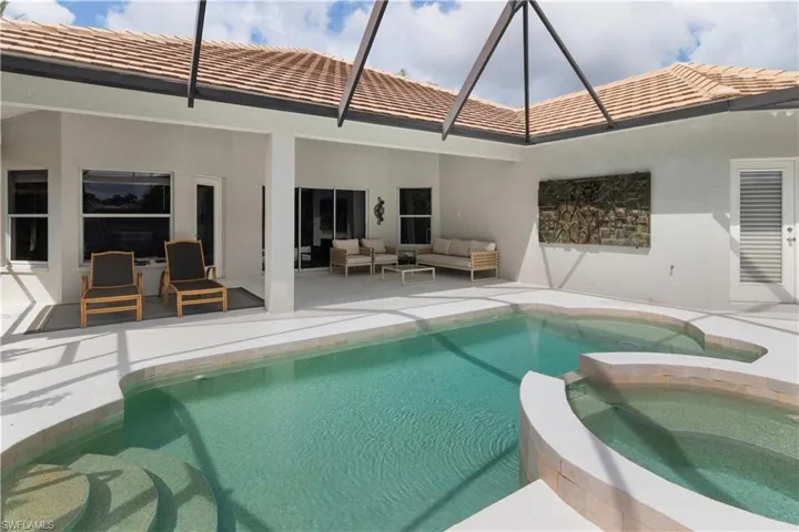 6928  Mauna Loa  LN, Naples, FL 34113