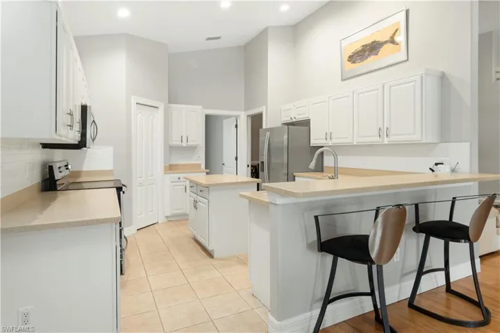 6928  Mauna Loa  LN, Naples, FL 34113