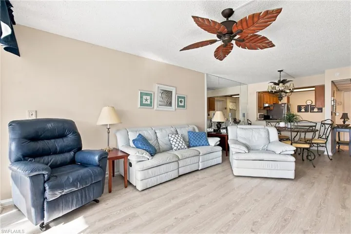 1087 Forest Lakes Dr 302, Naples, Florida 34105