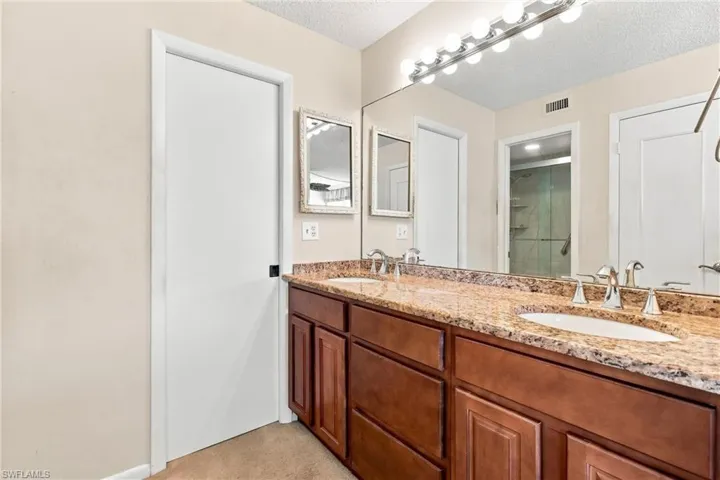 1087 Forest Lakes Dr 302, Naples, Florida 34105