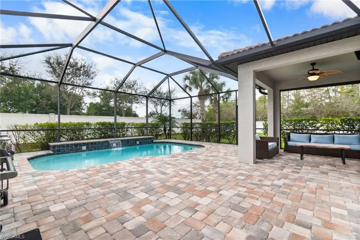Large Lanai