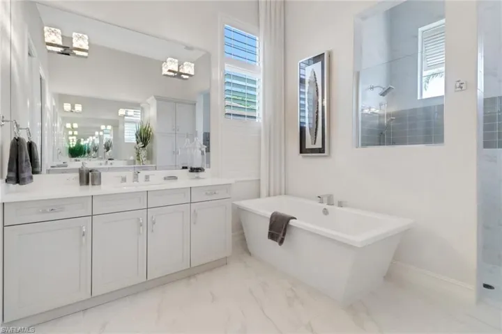 main bathroom ensuite