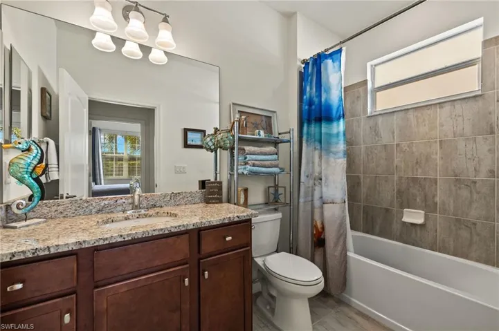 Bathroom with Shower / Tub Combo