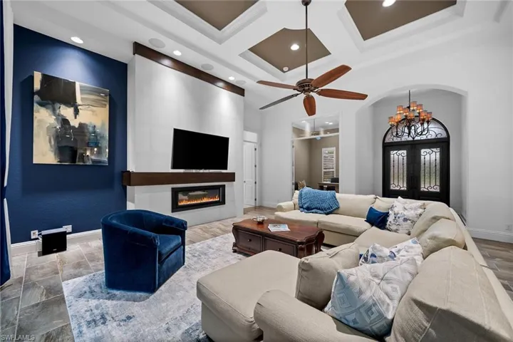 11979 Maidstone Ct, Naples, Florida 34120