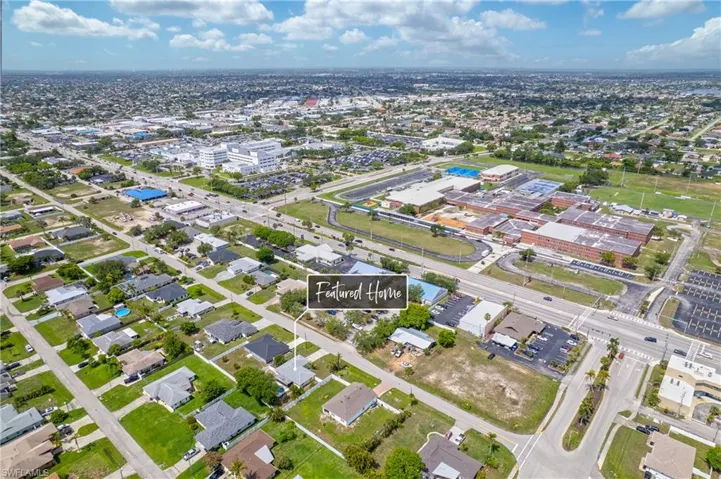 Aerial view of property and surrounding area