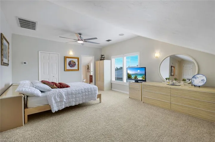 Loft Bedroom 15'x13'