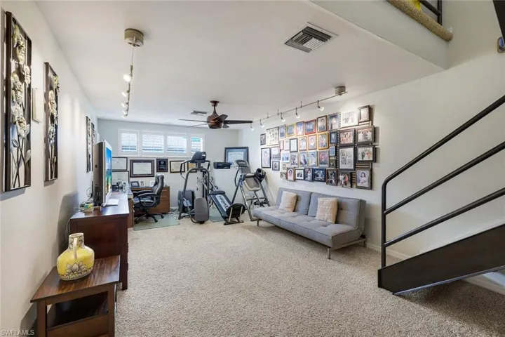 Huge Den- 24'x12'- Hurricane Windows, Fantastic Room for Work or Fun!