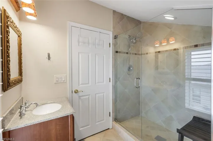 Loft Private Full Bath- Large Step In Tiled Shower, Natural Lighting