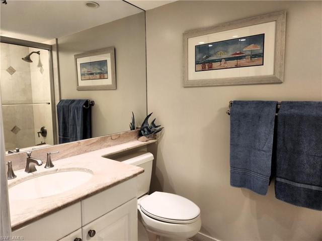 Guest bath with jetted tub