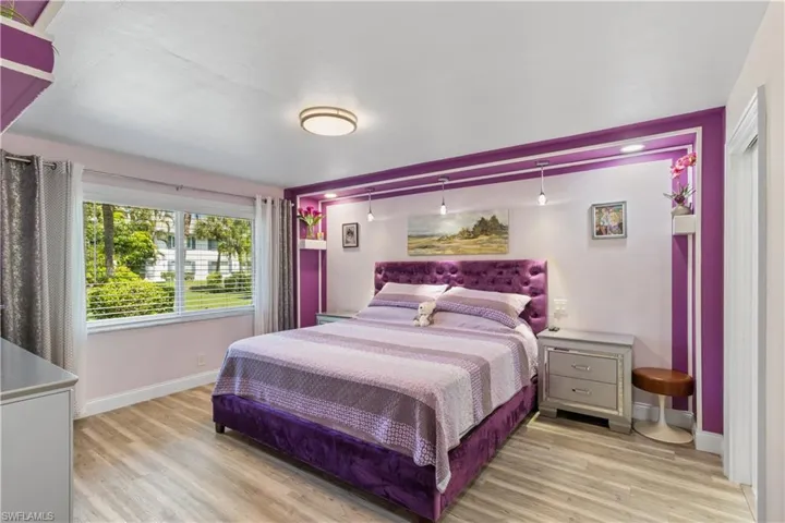 4140  Looking Glass  LN, Naples, FL 34112