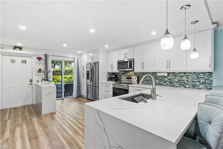 4140  Looking Glass  LN, Naples, FL 34112