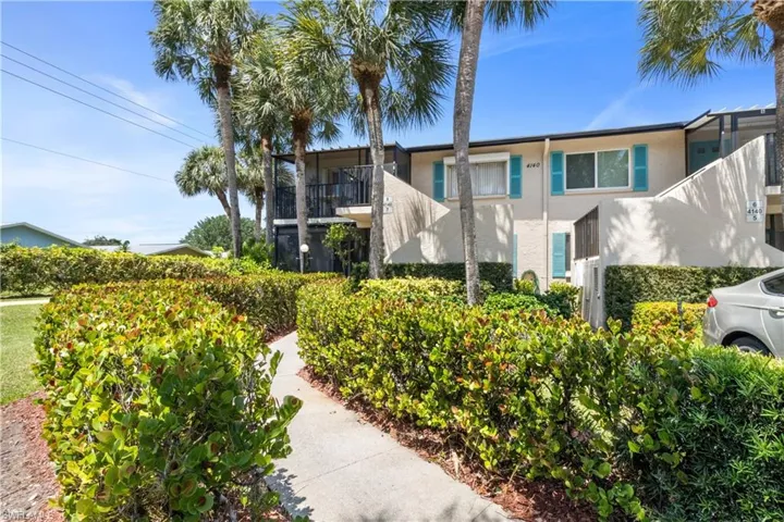 4140  Looking Glass  LN, Naples, FL 34112