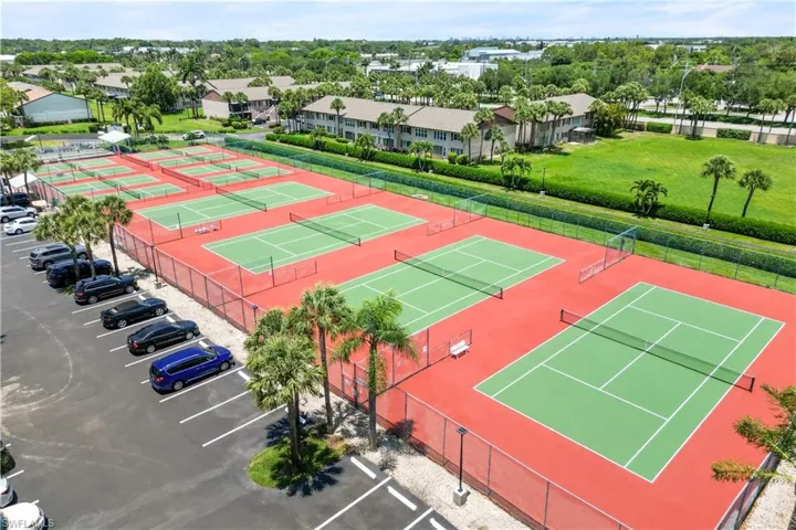 4140  Looking Glass  LN, Naples, FL 34112