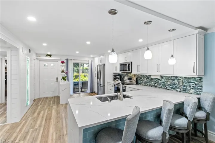 4140  Looking Glass  LN, Naples, FL 34112