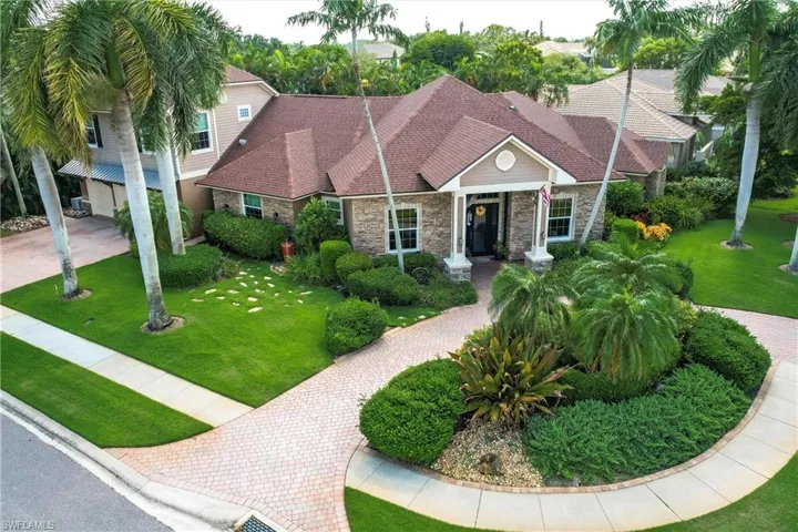 View of front of house with a front lawn
