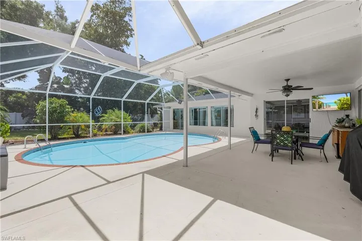 6954 Pickadilly Ct, Fort Myers, Florida 33919
