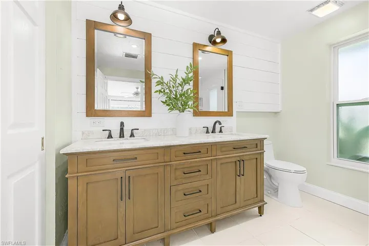 6954 Pickadilly Ct, Fort Myers, Florida 33919