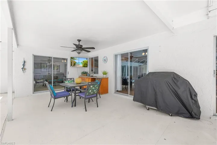 6954 Pickadilly Ct, Fort Myers, Florida 33919