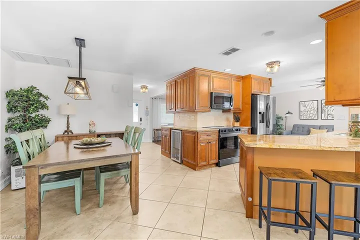 6954 Pickadilly Ct, Fort Myers, Florida 33919
