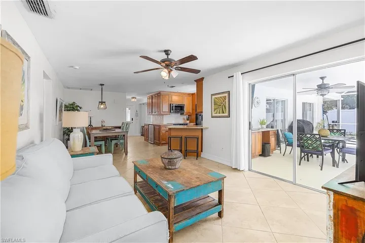 6954 Pickadilly Ct, Fort Myers, Florida 33919
