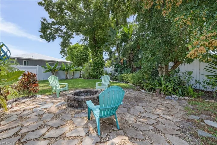 6954 Pickadilly Ct, Fort Myers, Florida 33919