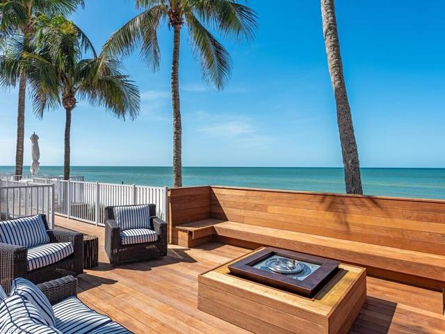 Beach front at the Waldorf