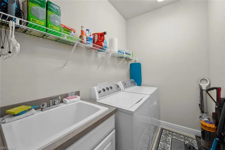 Laundry room w/laundry sink