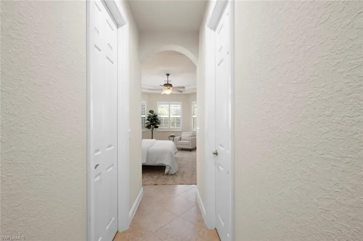 2 large walk in closets in primary suite