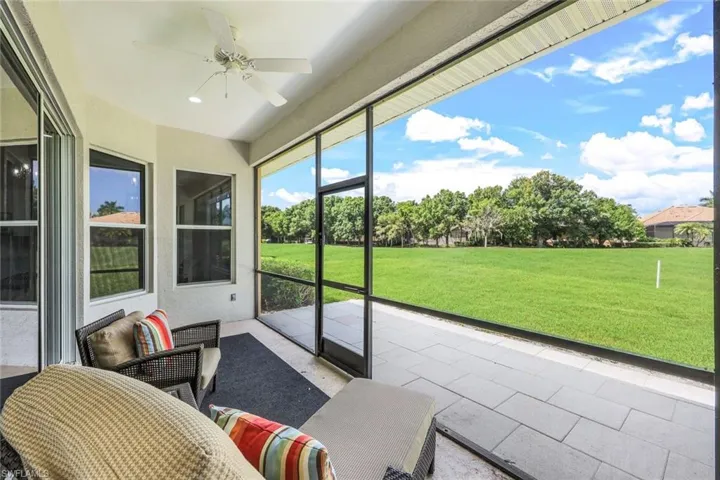 Sunroom with ceiling fan