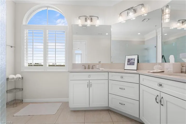 1540 Clermont Dr F403, Naples, Florida 34109