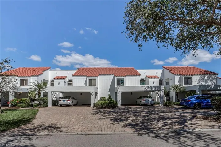 631  Beachwalk  CIR, Naples, FL 34108
