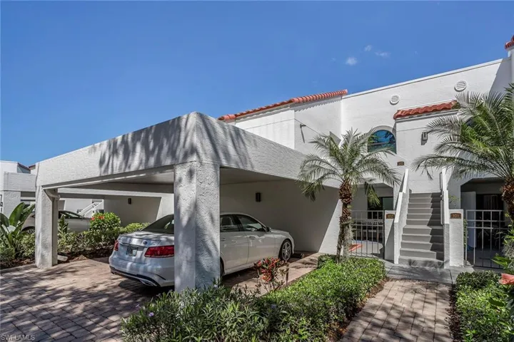 631  Beachwalk  CIR, Naples, FL 34108