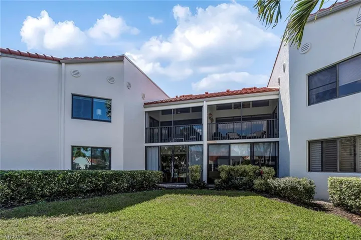 631  Beachwalk  CIR, Naples, FL 34108