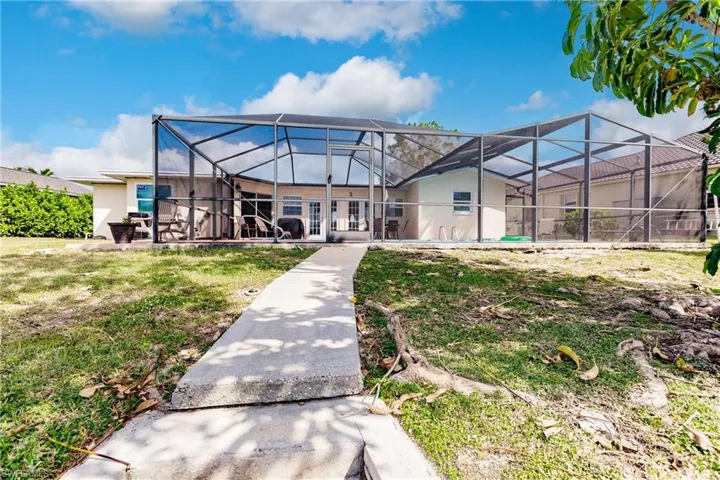 3042 SW 10th  PL, Cape Coral, FL 33914