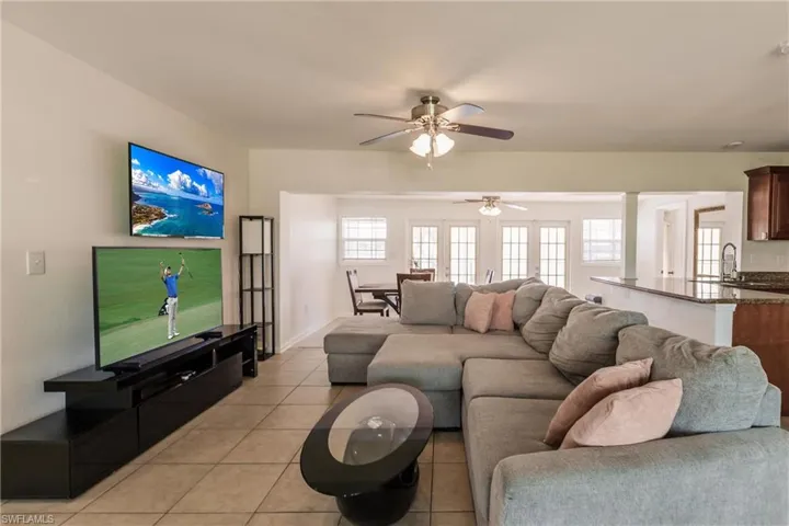 3042 SW 10th  PL, Cape Coral, FL 33914