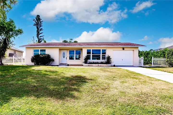 3042 SW 10th  PL, Cape Coral, FL 33914