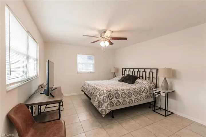 3042 SW 10th  PL, Cape Coral, FL 33914