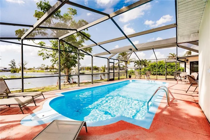 3042 SW 10th  PL, Cape Coral, FL 33914