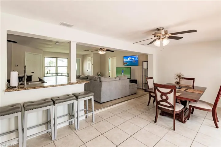 3042 SW 10th  PL, Cape Coral, FL 33914