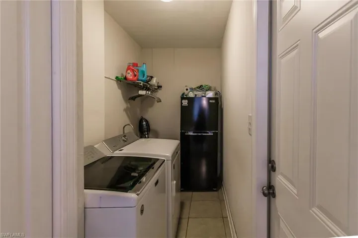 3042 SW 10th  PL, Cape Coral, FL 33914