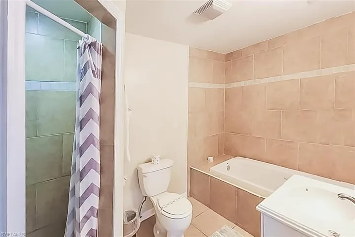 3042 SW 10th  PL, Cape Coral, FL 33914