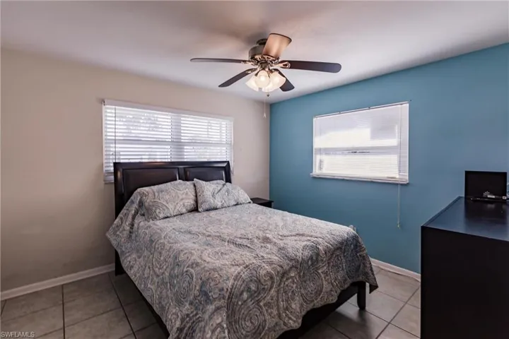 3042 SW 10th  PL, Cape Coral, FL 33914
