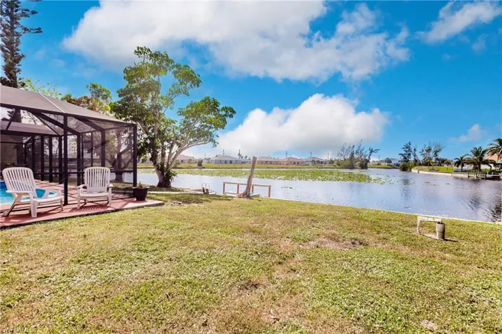 3042 SW 10th  PL, Cape Coral, FL 33914