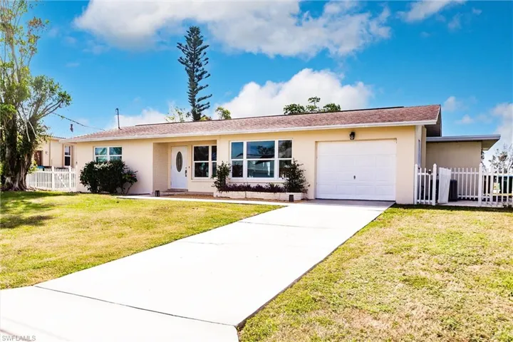3042 SW 10th  PL, Cape Coral, FL 33914