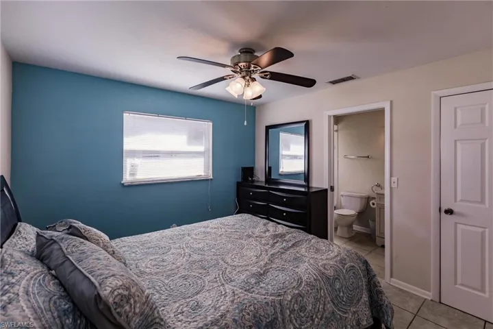 3042 SW 10th  PL, Cape Coral, FL 33914