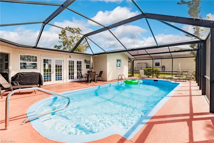 3042 SW 10th  PL, Cape Coral, FL 33914