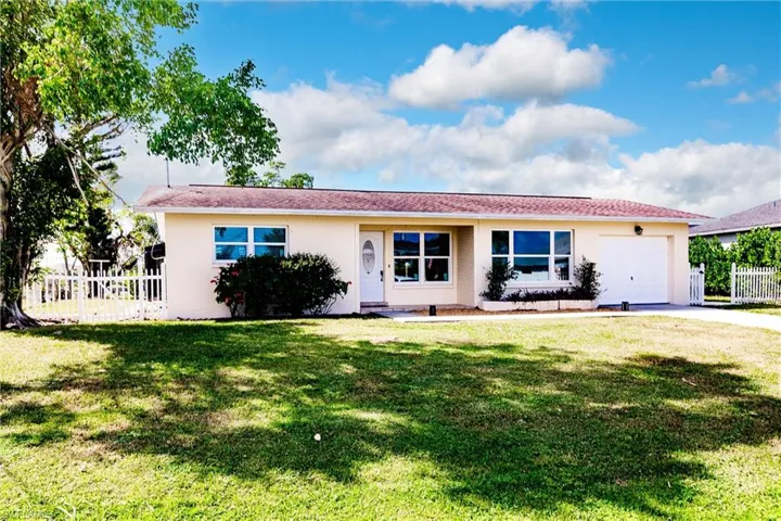 3042 SW 10th  PL, Cape Coral, FL 33914