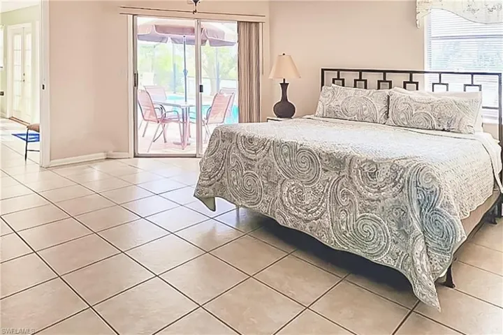3042 SW 10th  PL, Cape Coral, FL 33914