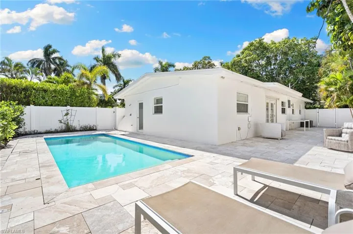 725  Central  AVE, Naples, FL 34102